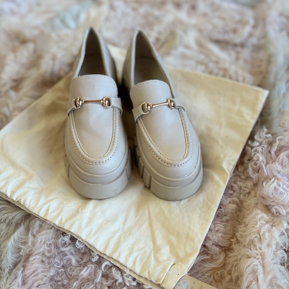 New York & Company Cream Platform Loafers with Gold Detail - Picture 5 of 6